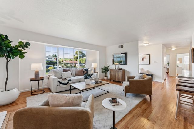 885 Tara Hills Dr, Pinole, CA 94564