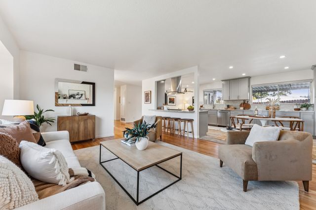 885 Tara Hills Dr, Pinole, CA 94564