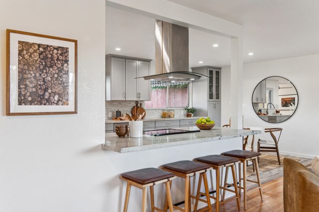 885 Tara Hills Dr, Pinole, CA 94564