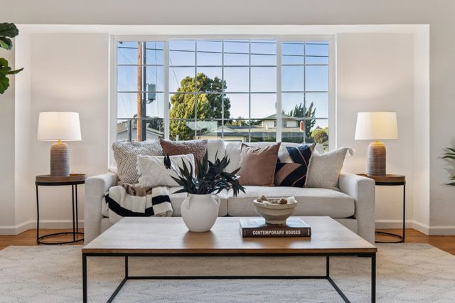 885 Tara Hills Dr, Pinole, CA 94564