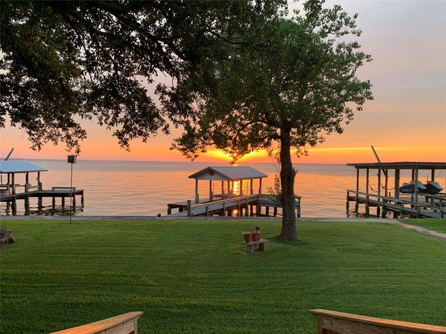 286 Cypress Road, Livingston, TX 77351