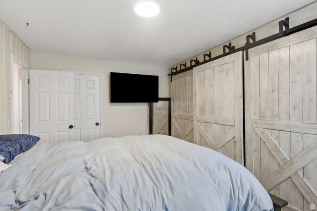 5890 W SWANBRIDGE DR, Kearns, UT 84118