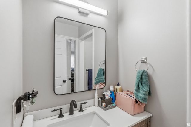 5890 W SWANBRIDGE DR, Kearns, UT 84118