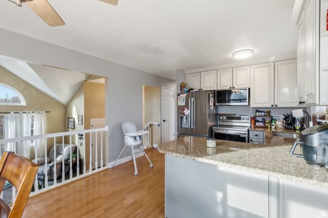 5890 W SWANBRIDGE DR, Kearns, UT 84118