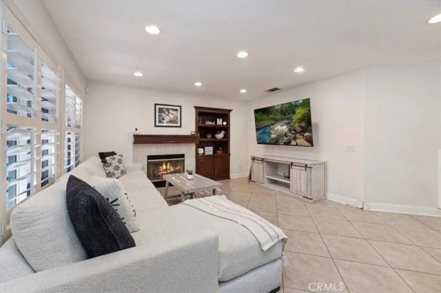 1040 Nighthawk Drive, Corona, CA 92881