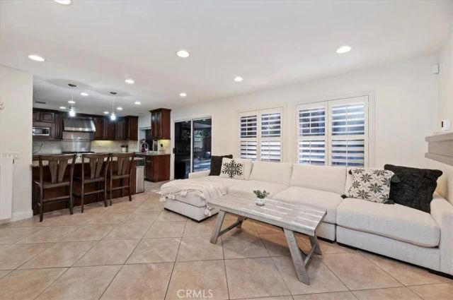 1040 Nighthawk Drive, Corona, CA 92881