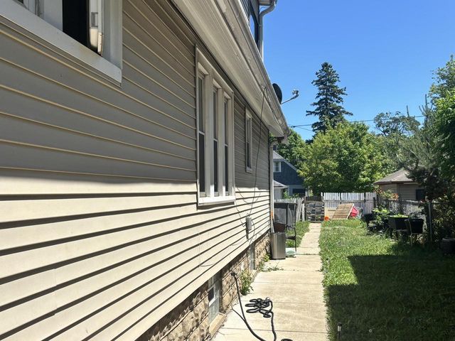 2712 N 50th STREET, Milwaukee, WI 53210