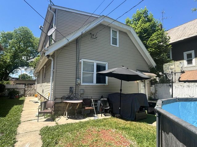 2712 N 50th STREET, Milwaukee, WI 53210