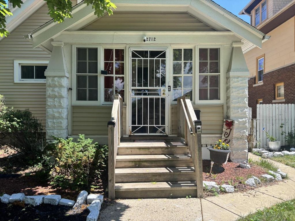 2712 N 50th STREET, Milwaukee, WI 53210