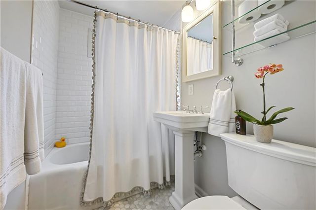 4827 W 78TH Terrace, Prairie Village, KS 66208