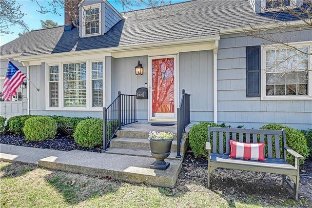 4827 W 78TH Terrace, Prairie Village, KS 66208