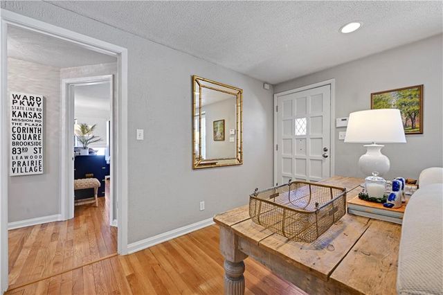 4827 W 78TH Terrace, Prairie Village, KS 66208