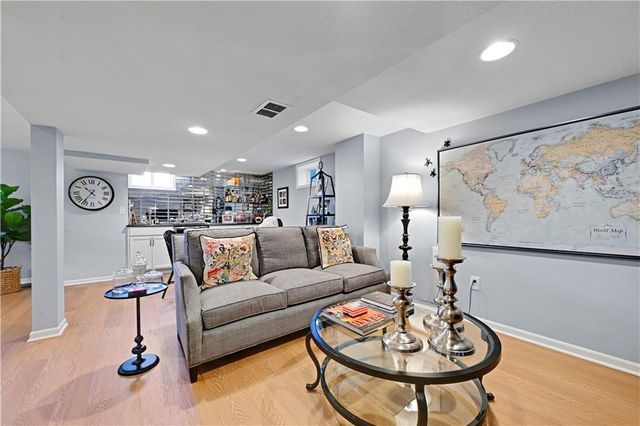 4827 W 78TH Terrace, Prairie Village, KS 66208