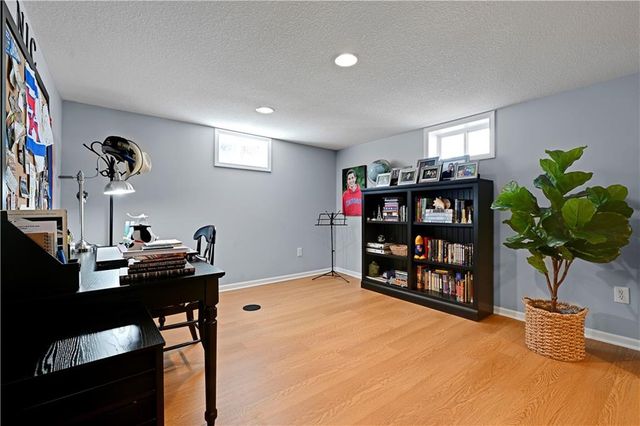 4827 W 78TH Terrace, Prairie Village, KS 66208