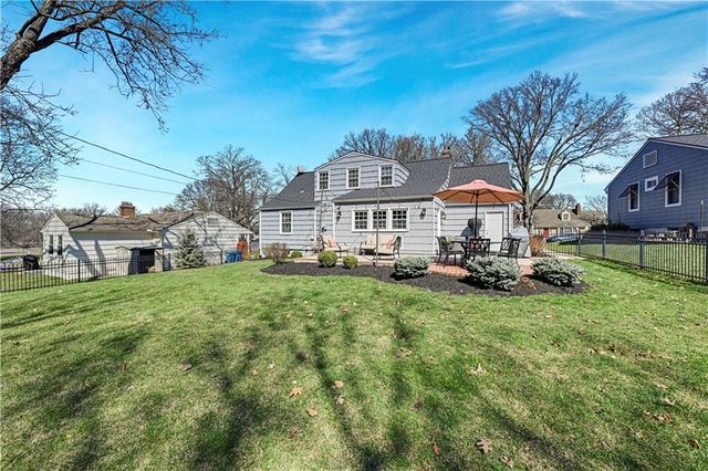 4827 W 78TH Terrace, Prairie Village, KS 66208