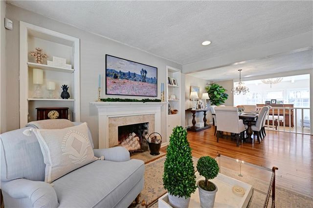 4827 W 78TH Terrace, Prairie Village, KS 66208