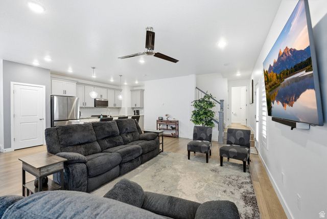 11594 S SKYWARD RD, South Jordan, UT 84009