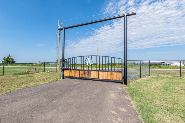 4340 Fm 1563, Wolfe City, TX 75496