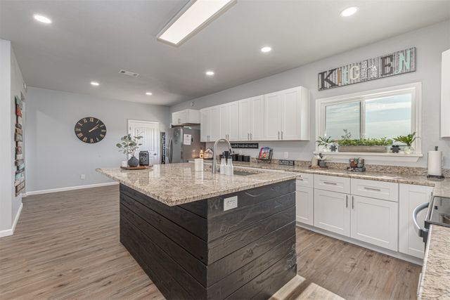 4340 Fm 1563, Wolfe City, TX 75496
