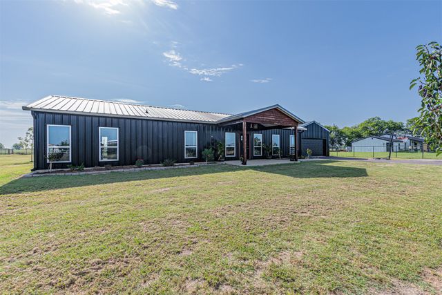 4340 Fm 1563, Wolfe City, TX 75496