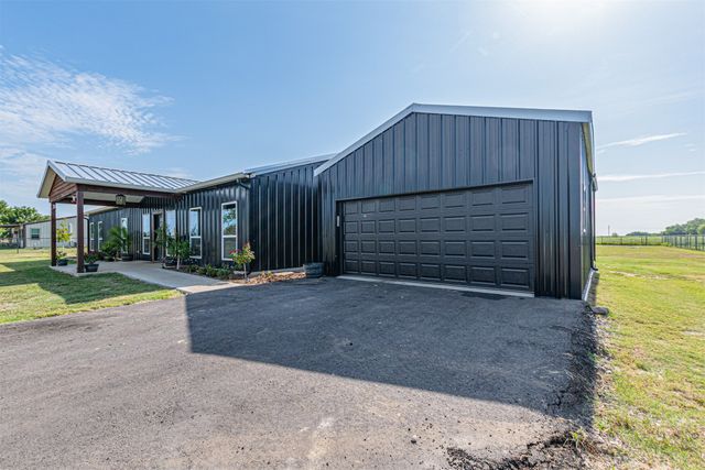 4340 Fm 1563, Wolfe City, TX 75496