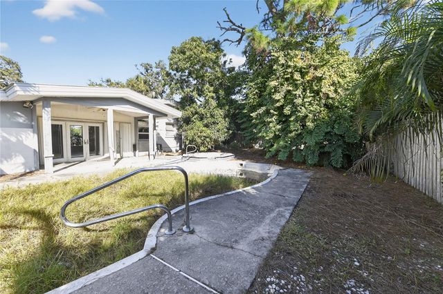 6620 GULFPORT BOULEVARD S, South Pasadena, FL 33707