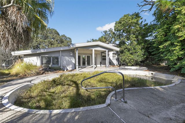 6620 GULFPORT BOULEVARD S, South Pasadena, FL 33707