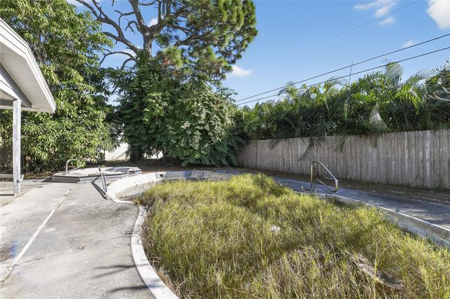 6620 GULFPORT BOULEVARD S, South Pasadena, FL 33707