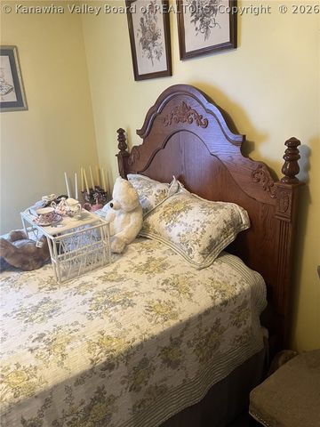 2222 Robin Avenue, East Bank, WV 25067