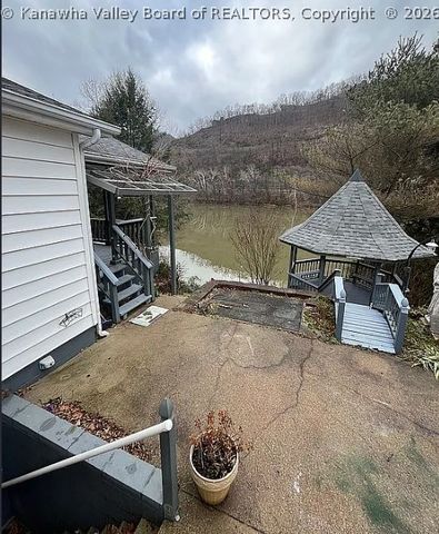 2222 Robin Avenue, East Bank, WV 25067