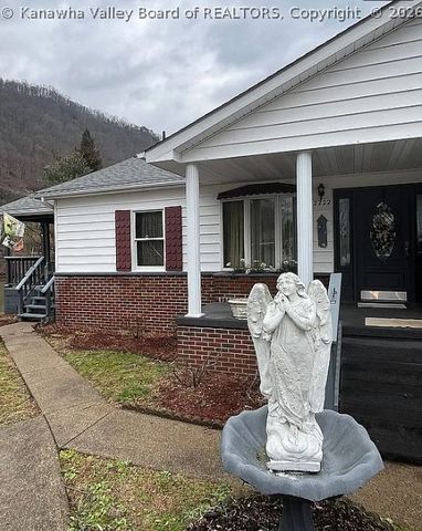 2222 Robin Avenue, East Bank, WV 25067