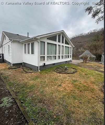 2222 Robin Avenue, East Bank, WV 25067