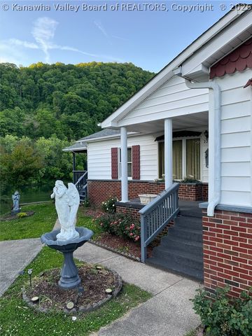2222 Robin Avenue, East Bank, WV 25067