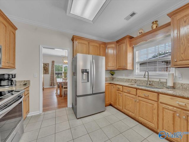 1941 Red Sunset Drive, Decatur, AL 35603