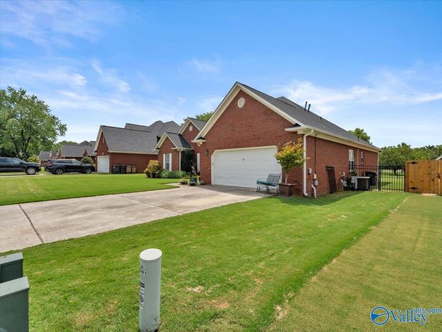1941 Red Sunset Drive, Decatur, AL 35603