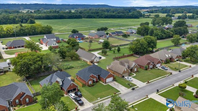1941 Red Sunset Drive, Decatur, AL 35603