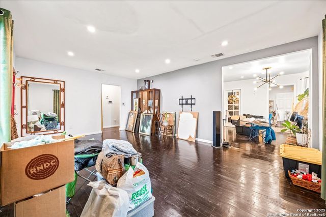 1402 Mardell, San Antonio, TX 78201