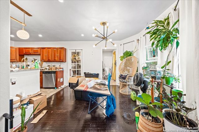 1402 Mardell, San Antonio, TX 78201