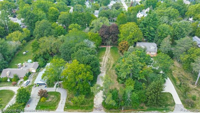 5620 Inkster Road, West Bloomfield, MI 48323