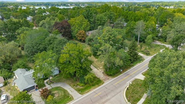 5620 Inkster Road, West Bloomfield, MI 48323