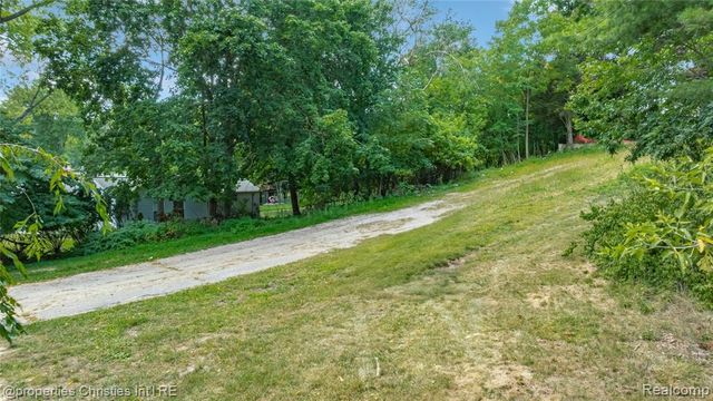 5620 Inkster Road, West Bloomfield, MI 48323