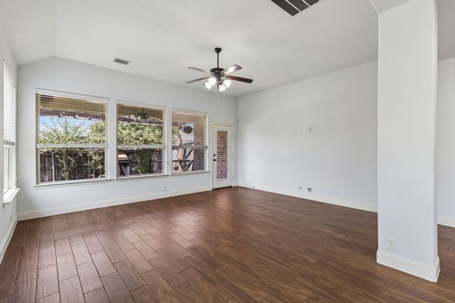 705 Austin Lane, Lavon, TX 75166