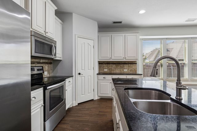 705 Austin Lane, Lavon, TX 75166