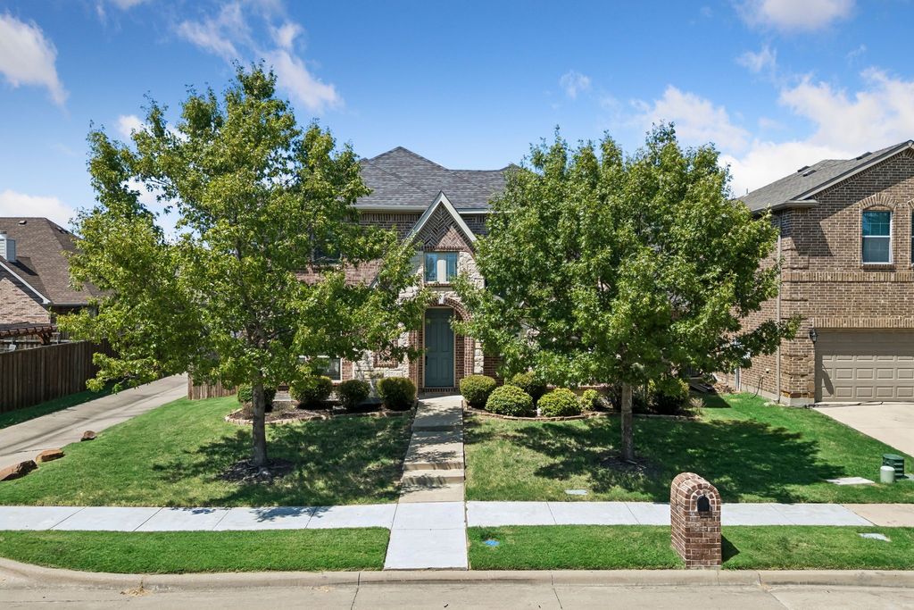 705 Austin Lane, Lavon, TX 75166