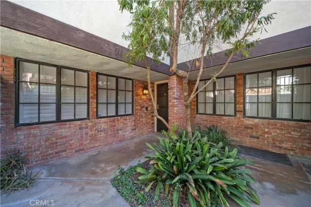 1429 Valley View Road 18, Glendale, CA 91202