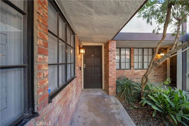 1429 Valley View Road 18, Glendale, CA 91202