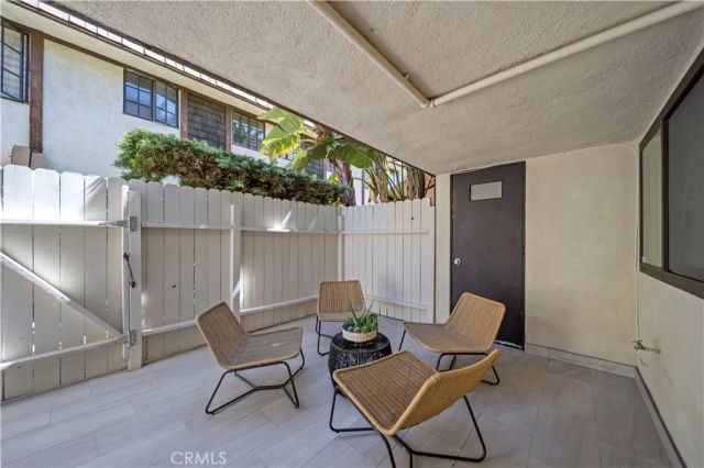 1429 Valley View Road 18, Glendale, CA 91202