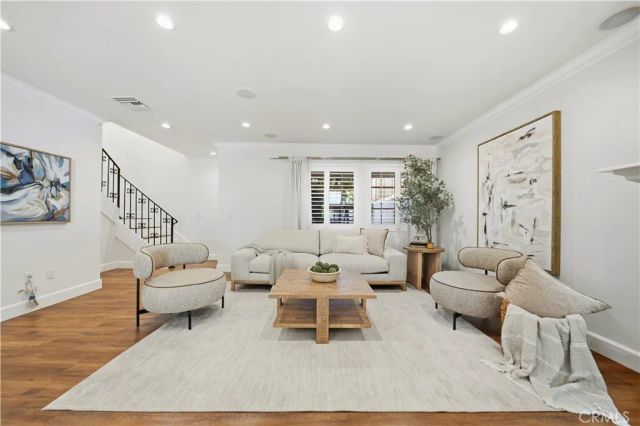 1429 Valley View Road 18, Glendale, CA 91202