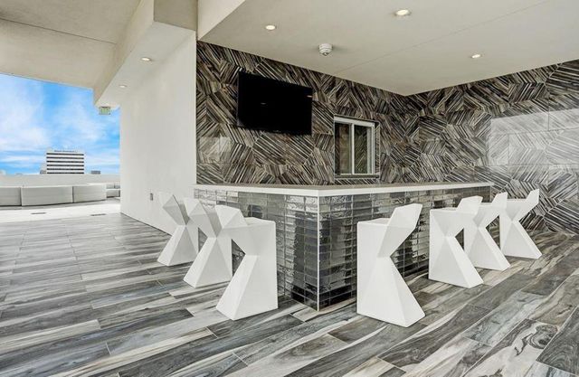 4521 San Felipe Street 1903, Houston, TX 77027