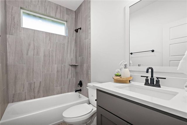 17463 W 163rd Place, Olathe, KS 66062